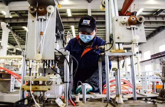 你加班生产，我昼夜保电！国家电网为防疫物资企业提供“三零”服务