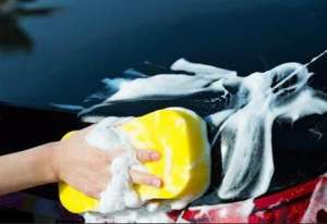 汽车表面去污剂(自己洗车用“洗衣粉”还是“洗洁精”？答案来了)