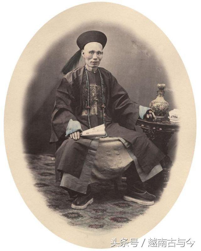 150多年前上海罕见照片:江南女子裹小脚,广东女子全是大脚