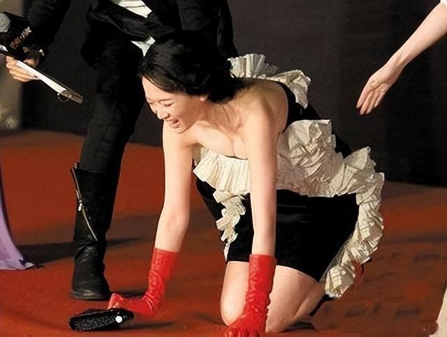 一摔堪比十年苦功!女明星们的“红毯摔跤秀”到底是真是假?