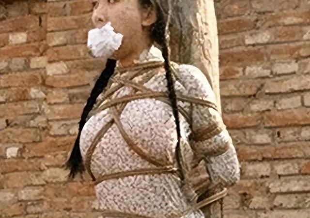 人气爆棚!20万美女齐聚,露点床戏吻戏一网打尽!