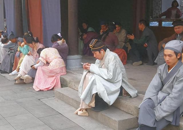 人气爆棚!20万美女齐聚,露点床戏吻戏一网打尽!