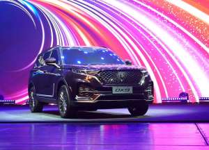 东南汽车suv车型7座(东南汽车推出全新中型SUV，搭18T+7座布局，明年上市)