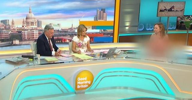 英国女子赤身上电视节目引热议,与男性嘉宾面对面辩论毫不尴尬