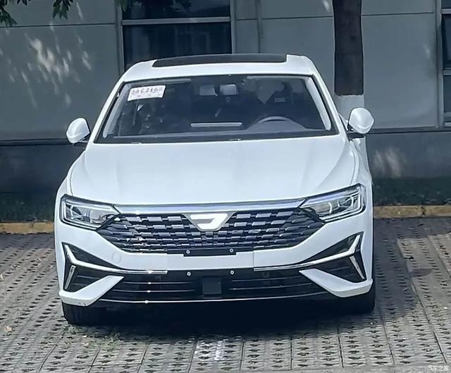 捷达VA7 大排面国民家轿,大天窗小鸭尾,速腾“小兄弟”要来了!