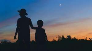 白丝美女打喷嚏(人间温暖，只因他们曾经那样疼爱你)