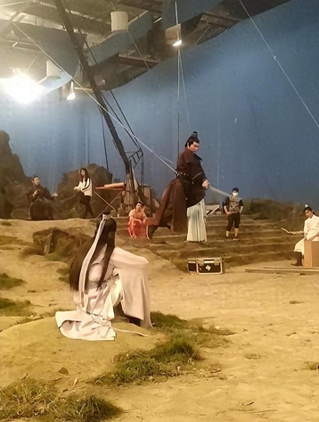 人气爆棚!20万美女齐聚,露点床戏吻戏一网打尽!