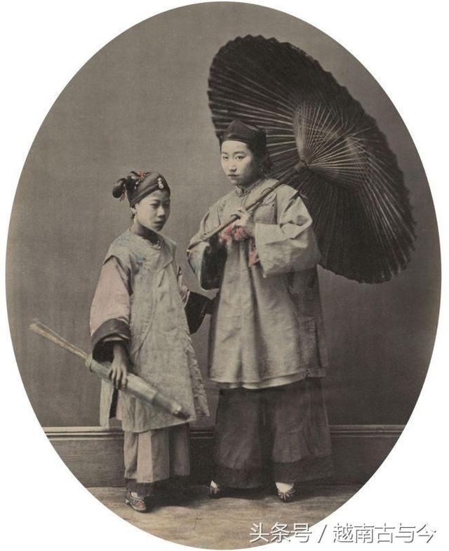 150多年前上海罕见照片:江南女子裹小脚,广东女子全是大脚