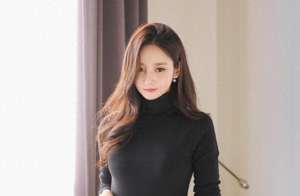 美女问干嘛(女生说你在干嘛高情商回复，教你十个幽默回答)