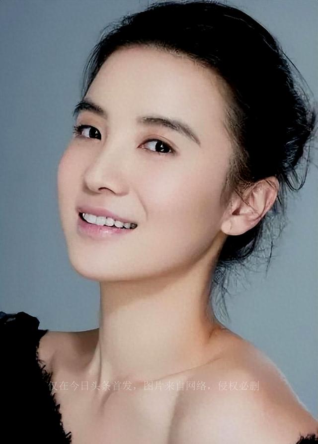 曾被4个男人狂追,与5婚导演同居5年,如今42岁还未婚的她怎样啦