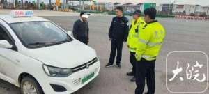 淮南汽车租赁(淮南一古稀老人开“老头乐”跑出租，居然还溜上了高速公路)