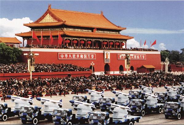 东风品牌故事:强军路上的东风军车