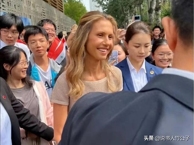 “河南花木兰”严月霞,少林寺俗家弟子,因护叙利亚第一夫人出圈