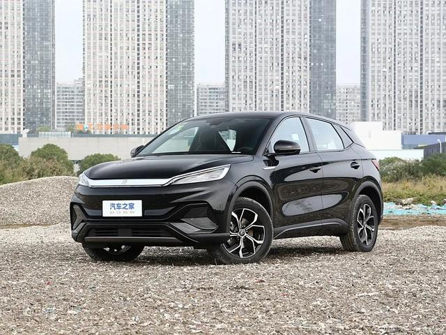 MG ES5 一口价10.39万起!大屏、360全景影像,颤抖吧比亚迪元PLUS