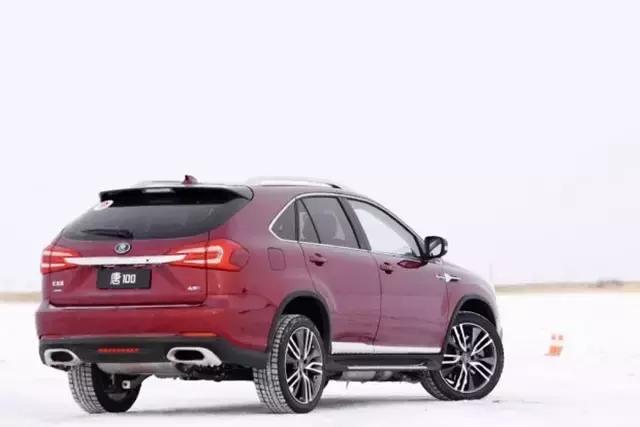 这车25万,能烧水做饭,扭矩达820牛米,三百万揽胜也要认怂