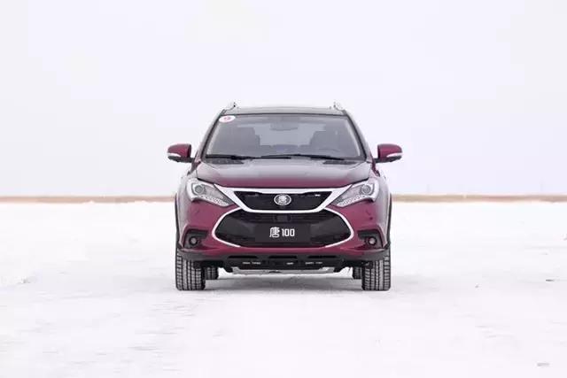 这车25万,能烧水做饭,扭矩达820牛米,三百万揽胜也要认怂