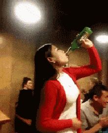 这通宵没白开啊,我能看美女打游戏一晚上