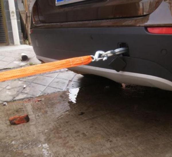 汽车没电打不着火怎么办?别急着叫拖车!学会这样做,启动很轻松