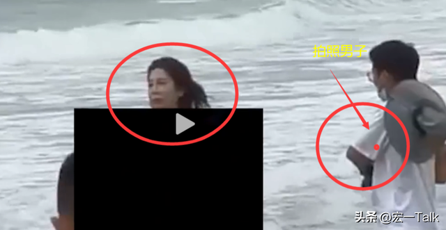 裸拍!三亚湾海滩美女一丝不挂,清晰照被曝光,警方介入后回应