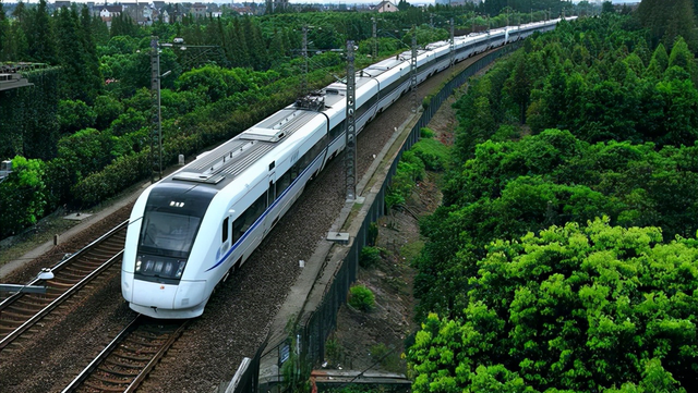 武汉到黄山怎么去方便?水路、公路、铁路、航空皆通,综合选择它