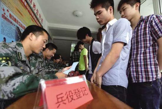 务工流、返程流、开学流叠加，近三日逾18万辆汽车过境梧州