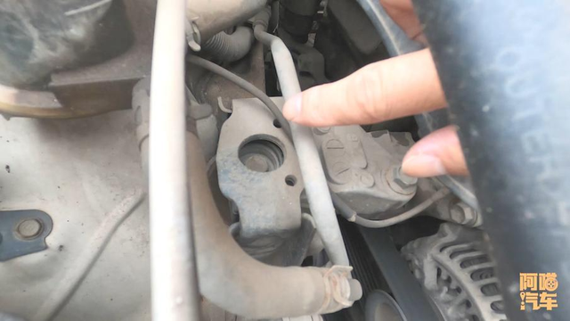 车子跑了十万公里应该做哪些保养,喵哥手把手教你,不要再被坑了