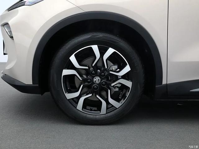 MG ES5 一口价10.39万起!大屏、360全景影像,颤抖吧比亚迪元PLUS