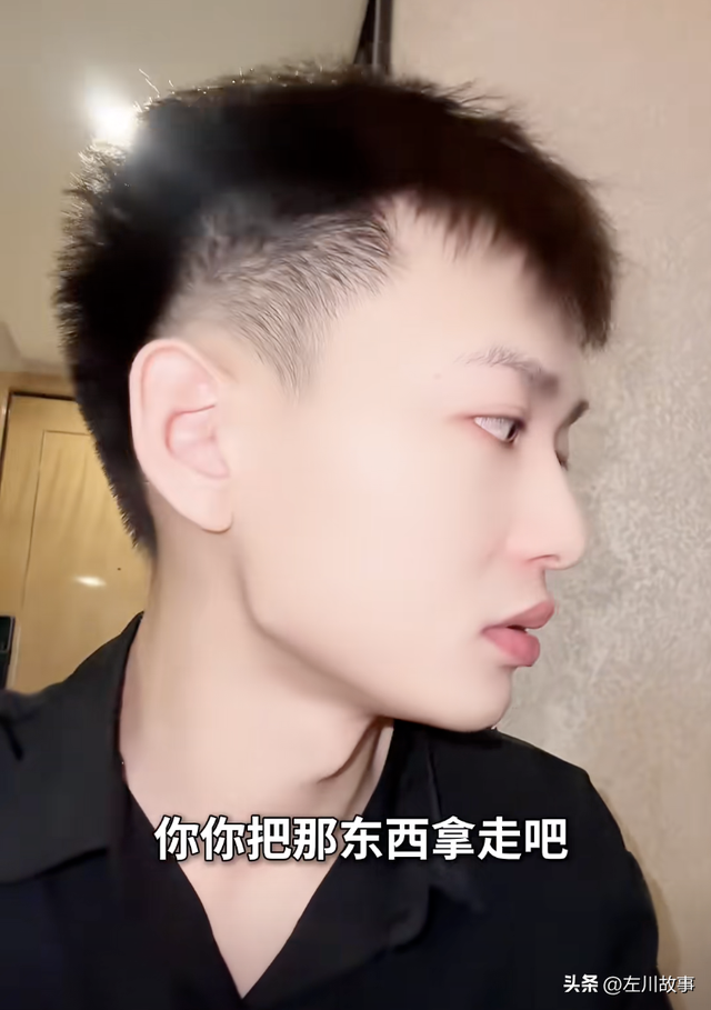 单亲男孩见女方家长,竟遭如此对待,他的反击令人泪目