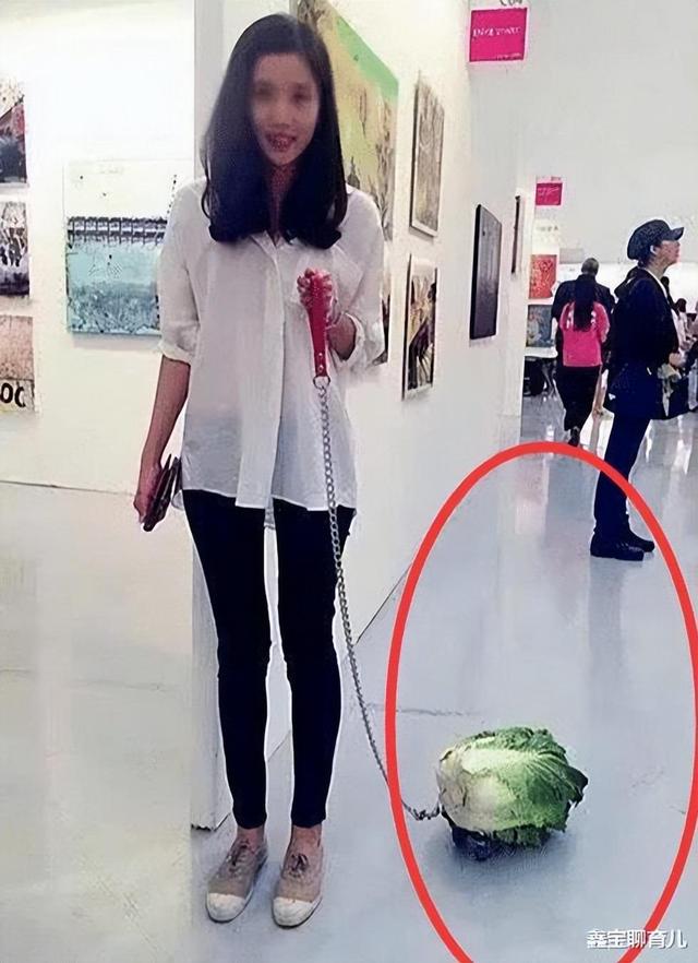 这通宵没白开啊,我能看美女打游戏一晚上