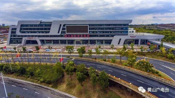 「抢先收藏!」旅游专线班次时刻表来了!从这里出发,黄山的美景等你来邂逅