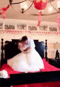 这通宵没白开啊,我能看美女打游戏一晚上