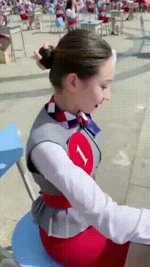 这通宵没白开啊,我能看美女打游戏一晚上