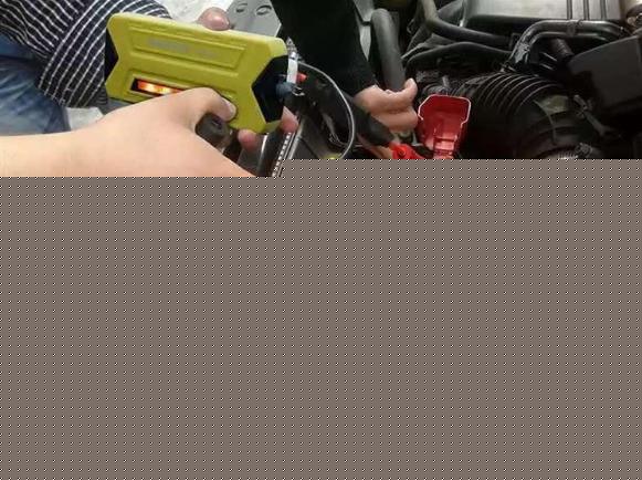 汽车没电打不着火怎么办?别急着叫拖车!学会这样做,启动很轻松