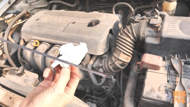 车子跑了十万公里应该做哪些保养,喵哥手把手教你,不要再被坑了