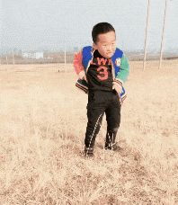 这通宵没白开啊,我能看美女打游戏一晚上