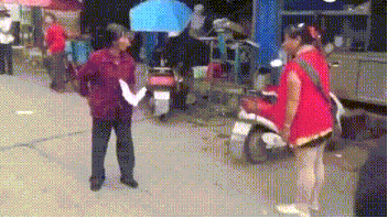 这通宵没白开啊,我能看美女打游戏一晚上