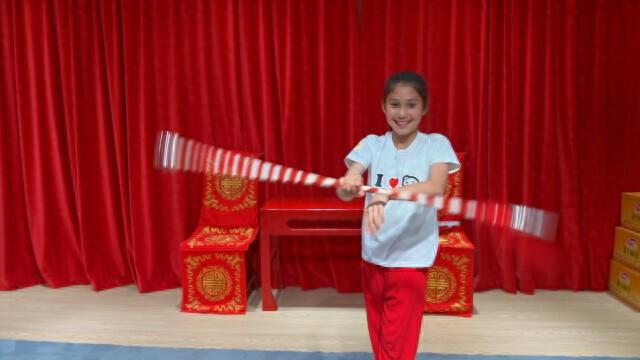 这位中法混血女孩 点燃“国粹”京剧新火花