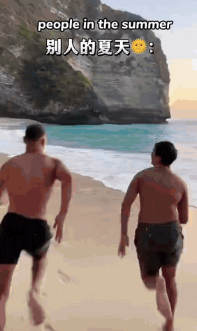 这通宵没白开啊,我能看美女打游戏一晚上