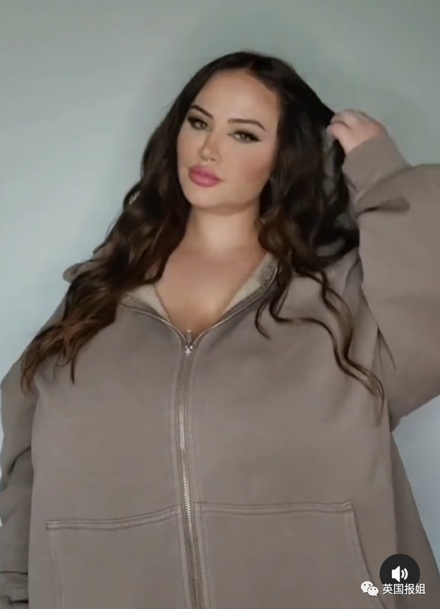 澳洲网红患上“巨乳症”,一年胸围暴涨6个罩杯!被压到喘不过气