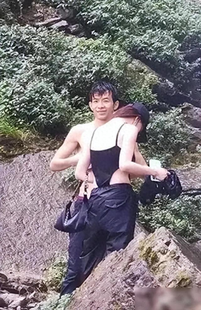 这通宵没白开啊,我能看美女打游戏一晚上