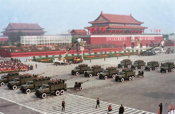 东风品牌故事:强军路上的东风军车