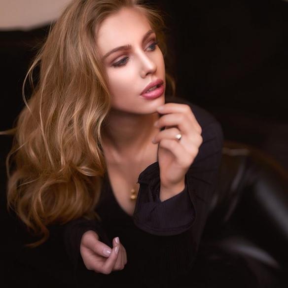 金发碧眼气质绝佳是尤物！德妹亚历克斯·布莱特美图