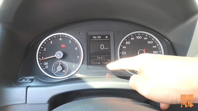 车子跑了十万公里应该做哪些保养,喵哥手把手教你,不要再被坑了