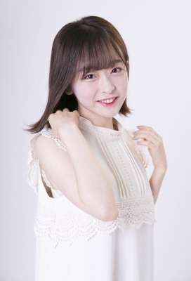 五年级的美女(日本大学选出最美萝莉，身高1米46，男生看一眼就想呵护她)