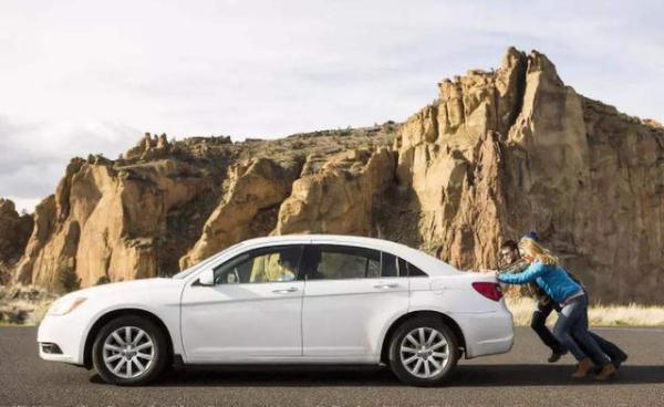 汽车没电打不着火怎么办?别急着叫拖车!学会这样做,启动很轻松