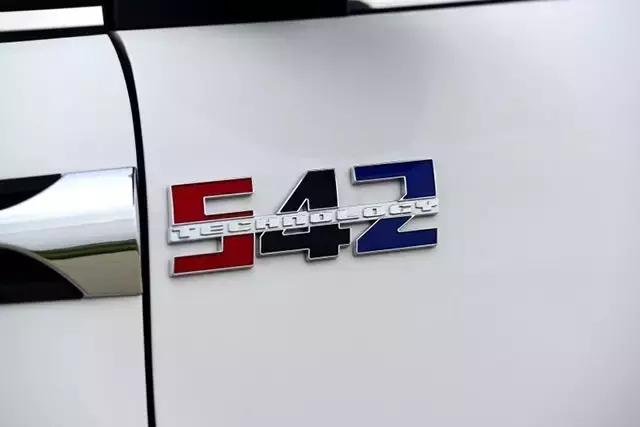 这车25万,能烧水做饭,扭矩达820牛米,三百万揽胜也要认怂