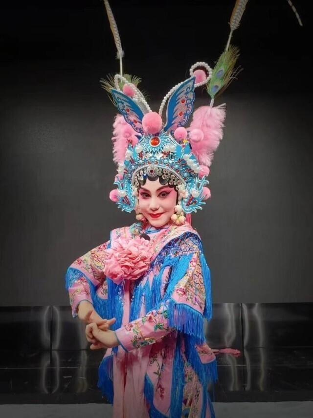 这位中法混血女孩 点燃“国粹”京剧新火花