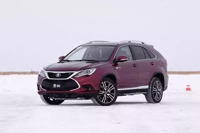 这车25万,能烧水做饭,扭矩达820牛米,三百万揽胜也要认怂