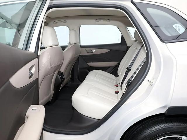 MG ES5 一口价10.39万起!大屏、360全景影像,颤抖吧比亚迪元PLUS