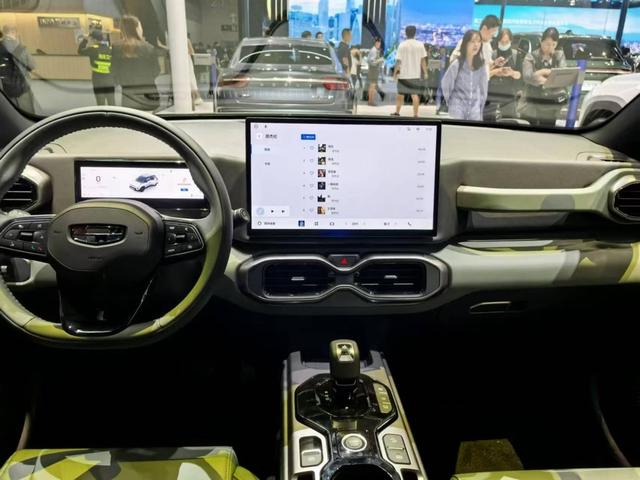 吉利首款轻越野SUV,定价很有诚意,吉利牛仔售价9.39万元起